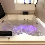 Westvleugel Luxe - 100 M2 - 5-8 Persons - Sauna - Whirlpools Apartment *