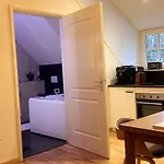 Apartment Westvleugel Luxe - 100 M2 - 5-8 Persons - Sauna - Whirlpools Oss