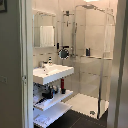 Westvleugel Luxe - 100 M2 - 5-8 Persons - Sauna - Whirlpools Apartment