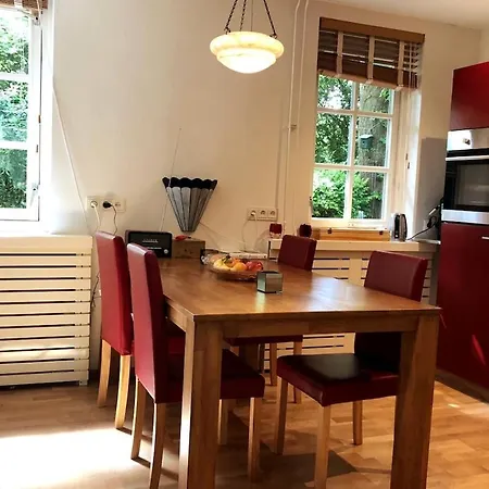 Westvleugel Luxe - 100 M2 - 5-8 Persons - Sauna - Whirlpools