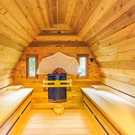 Apartment Westvleugel Luxe - 100 M2 - 5-8 Persons - Sauna - Whirlpools Oss