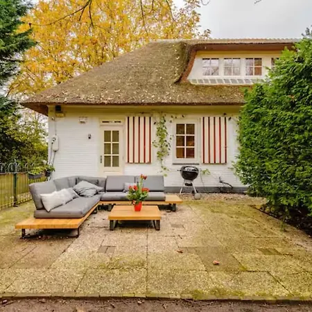 Westvleugel Luxe - 100 M2 - 5-8 Persons - Sauna - Whirlpools Apartment Oss