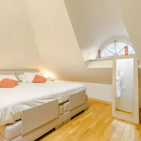 Westvleugel Luxe - 100 M2 - 5-8 Persons - Sauna - Whirlpools *