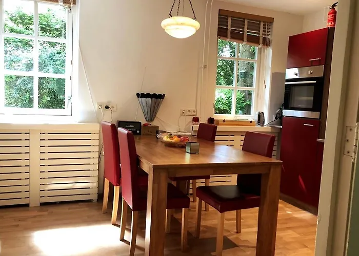 Westvleugel Luxe - 100 M2 - 5-8 Persons - Sauna - Whirlpools