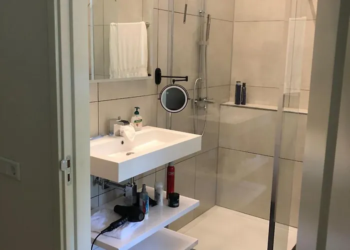 Westvleugel Luxe - 100 M2 - 5-8 Persons - Sauna - Whirlpools Apartamento