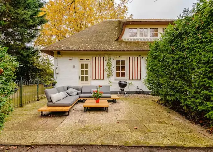 Westvleugel Luxe - 100 M2 - 5-8 Persons - Sauna - Whirlpools Apartamento Oss